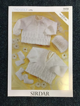 Load image into Gallery viewer, Sirdar Baby 4 Ply Patterns
