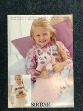 Load image into Gallery viewer, Sirdar Baby Accessories(hats,booties,shawls,blankets)Patterns